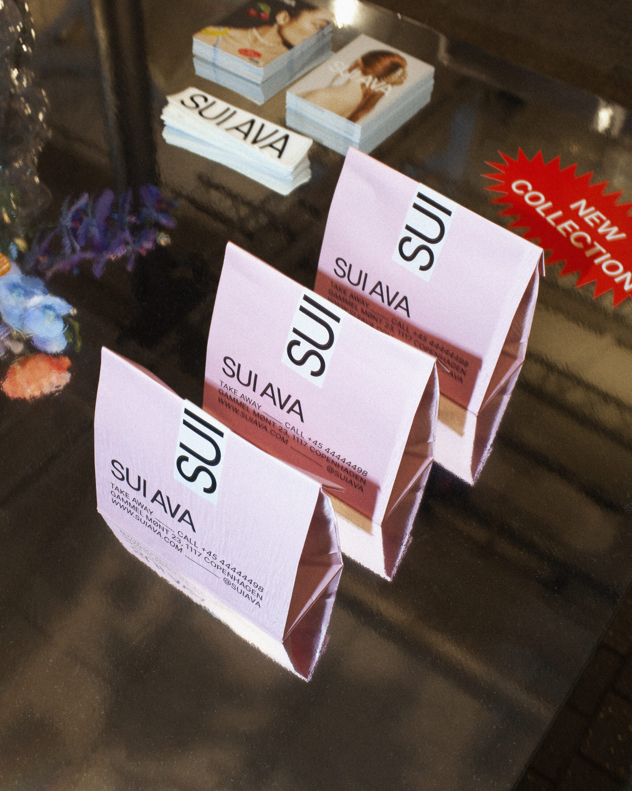 220202_Sui-Ava_Revolver19